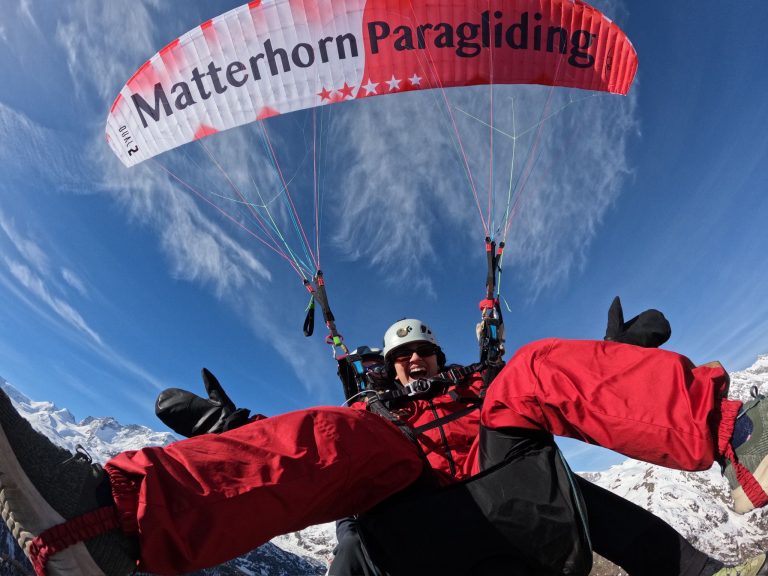 Matterhorn paraglider